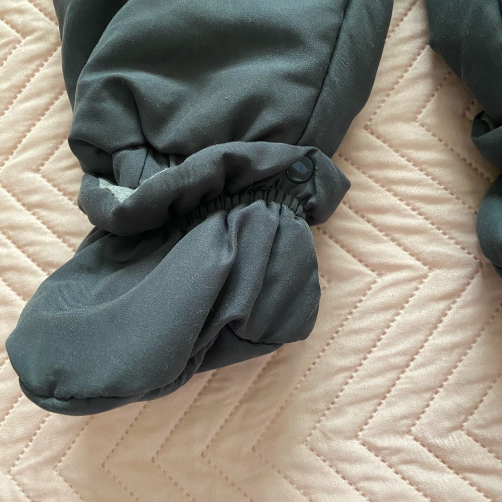 Snowsuit - Picture 4 of 5